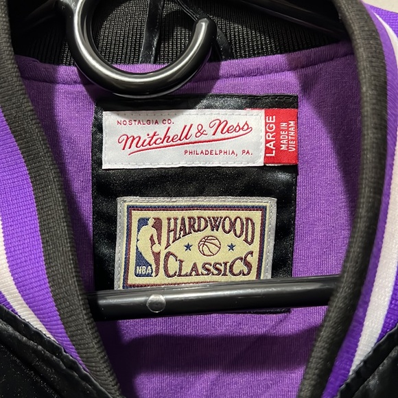 Mitchell and ness bomber jacket - Picture 3 of 3